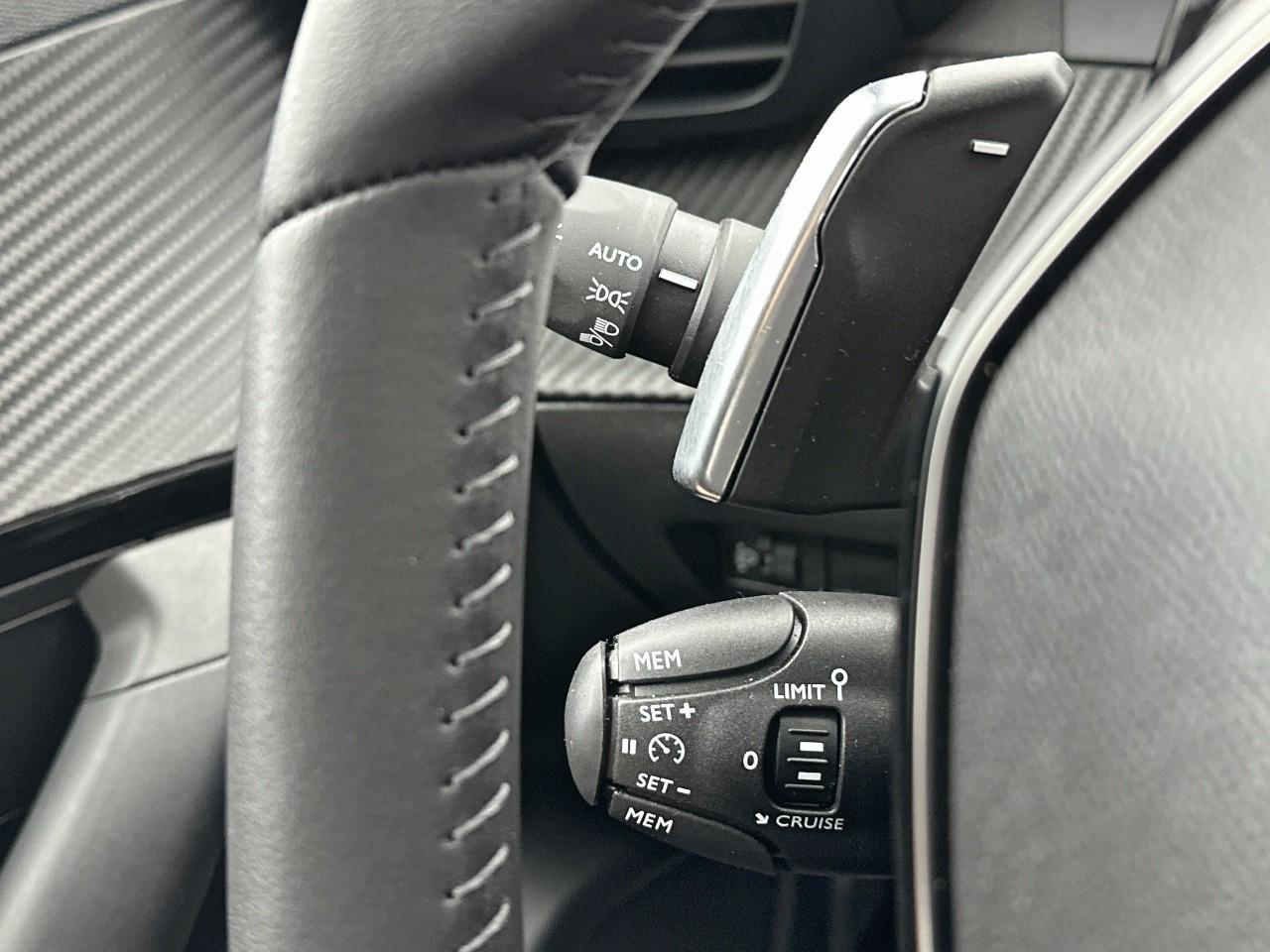 Peugeot 2008 hybrid 145 e-dcs6 style — photo 17