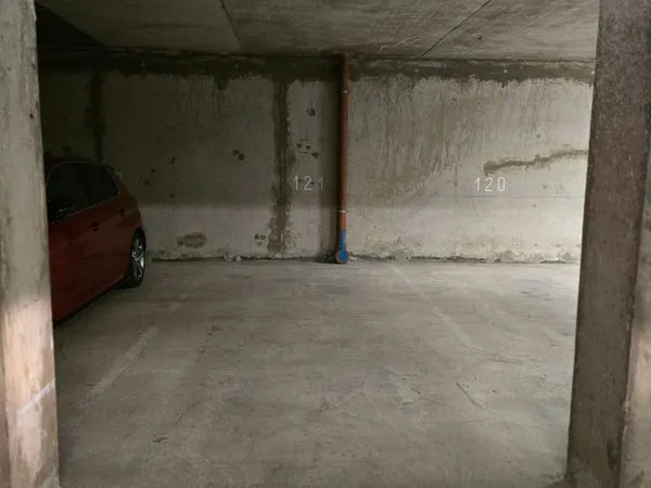 Place de parking souterrain