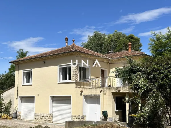 RAVISSANTE MAISON AVEC JARDIN