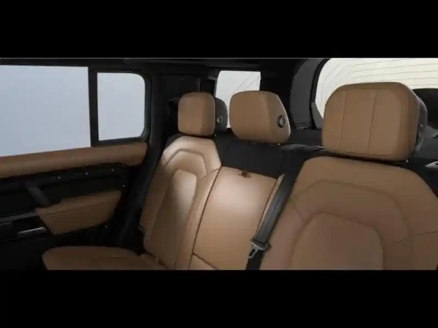 Land Rover Defender 110 2.0 p300e phev x — photo 9