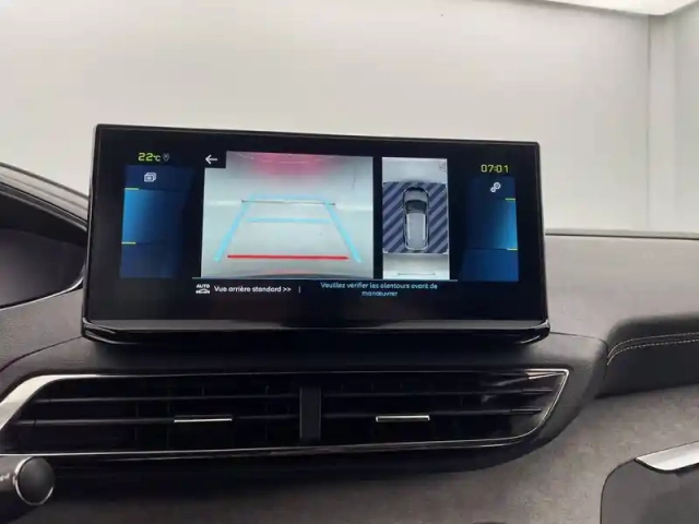 Peugeot 3008 hybrid4 300 e-eat8 — photo 28