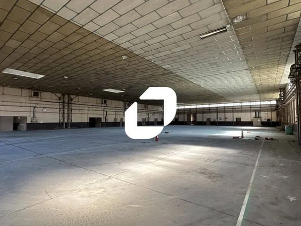 Local d'activité 620 m²