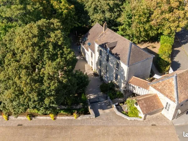 Maison 15 pièces 318 m²