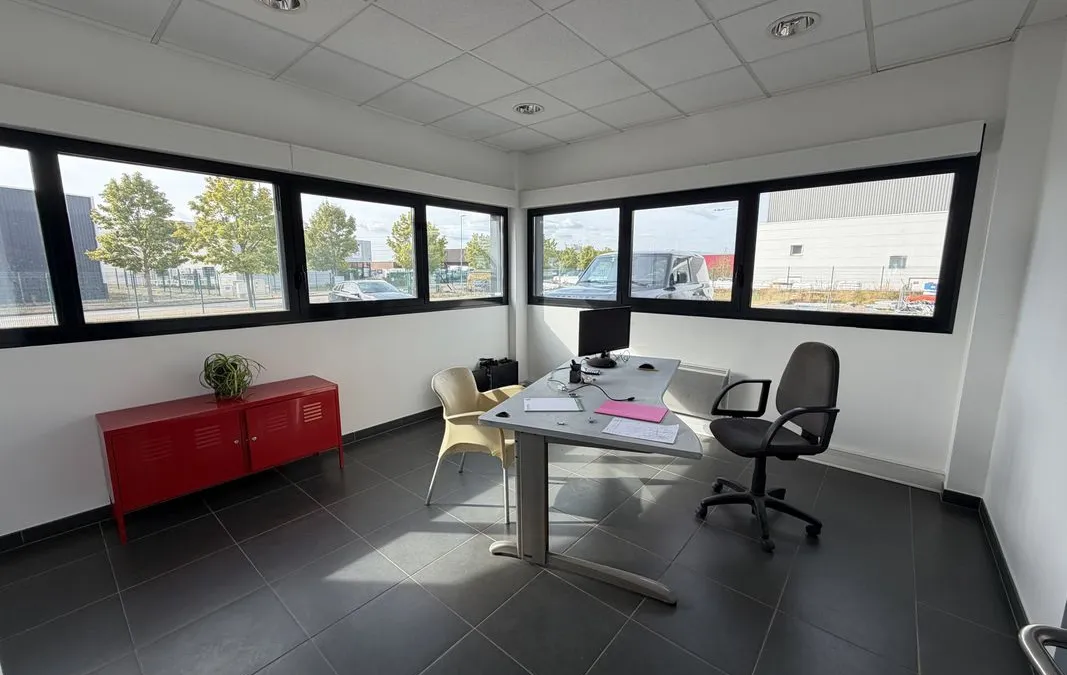 Photo 1
