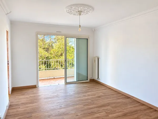 T4 lumineux et traversant - Belle terrasse - Cave - Résidence arborée avec stationnement