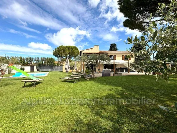 Villa 6 pièces 200 m²