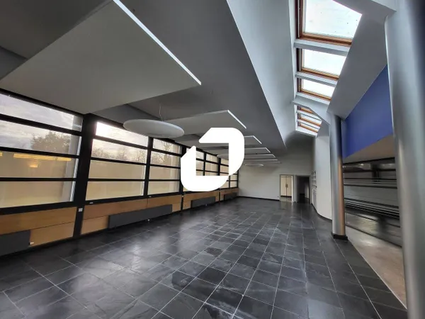Bureaux 1200 m²