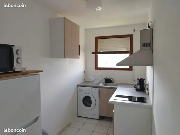 Charmant F2 meublé de 36 m² avec terrasse - À 5 min du CHU - Fort-de-France