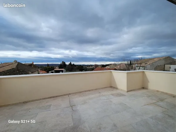 T3 de 54 m² refait à neuf - Terrasse - Sainte-Cécile-les-Vignes