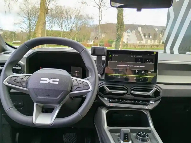 Dacia Bigster hybrid-g 150 4x4 — photo 15