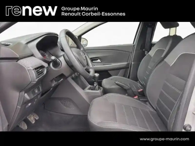 Dacia Sandero 1.0 tce 90ch confort -22b — photo 12
