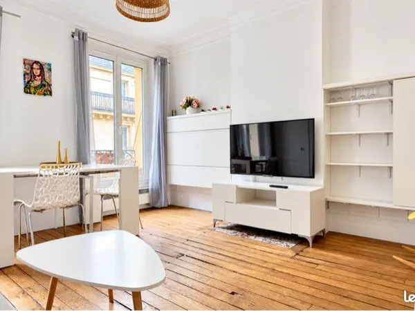T2 40 m² Paris 18e, plein sud, Château Rouge / Montmartre