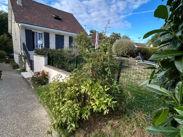 Maison familiale 4 chambres rare dans le secteur