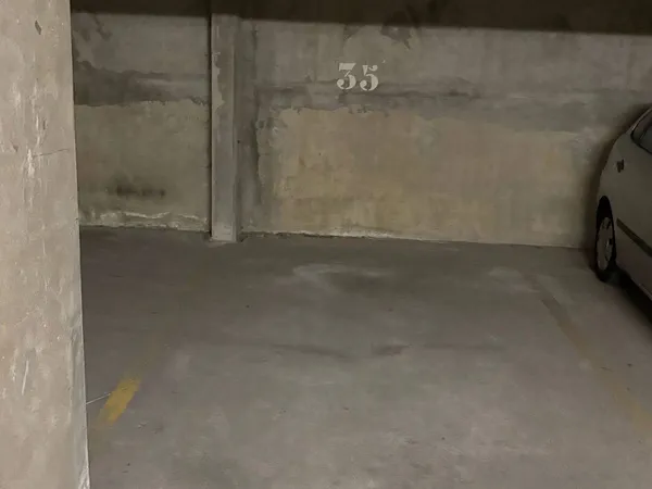 Parking 12 m²
