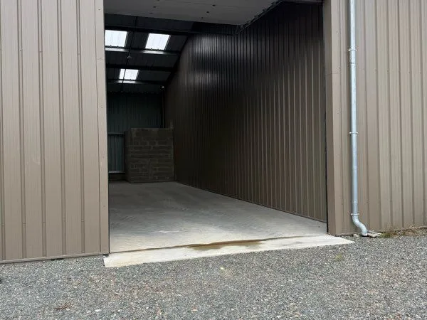 Local industriel 230 m²