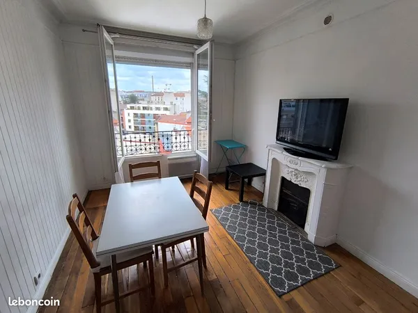 Loue T2 40 M2 proche ligne 14 saint ouen