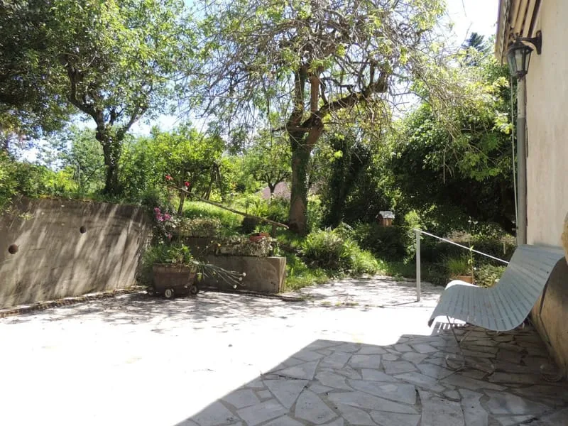 Photo 8