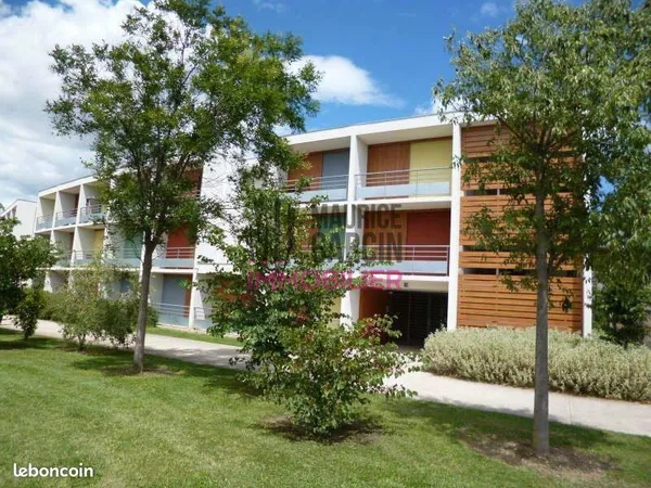 Studio 1 pièce 25 m²