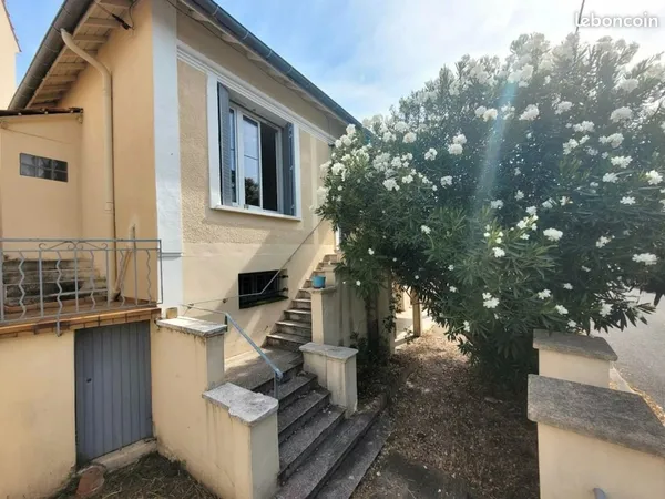MAISON INDIVIDUELLE - EXTÉRIEURS, LUMIÈRE & FORT POTENTIEL - Alès centre ville
