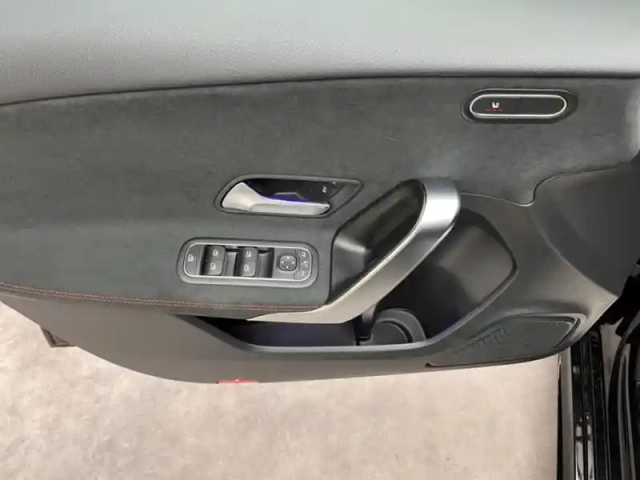 Mercedes Classe A 200 d amg line — photo 16