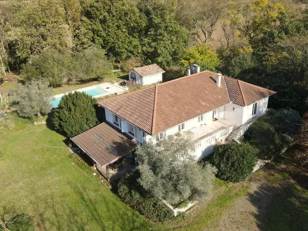 Maison 7 pièces 200 m²