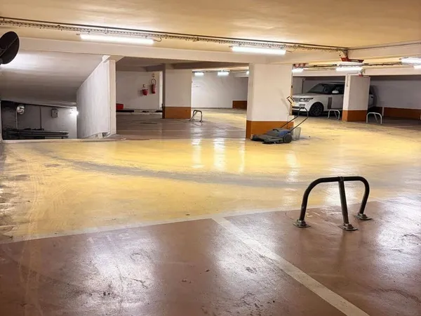 Parking 12 m²