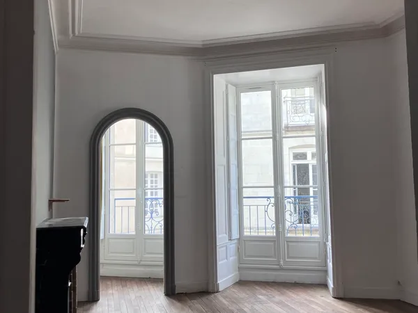 Loue T3 de caractère - 71 m2 - Nantes centre