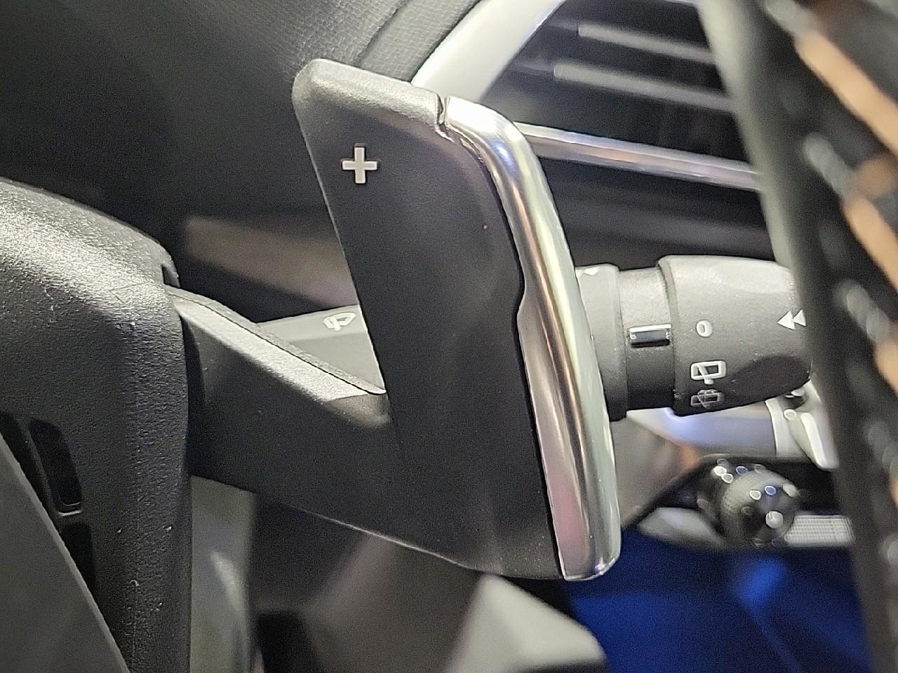 Peugeot 3008 puretech 130ch s&s eat8 gt — photo 18