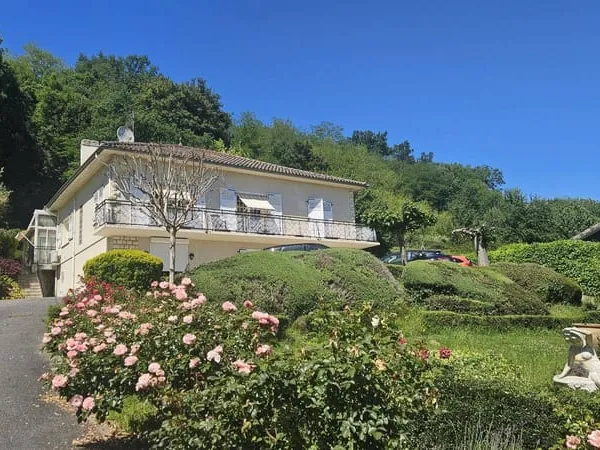 Maison 5 pièces 192 m²