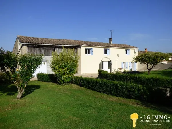 Propriété avec dépendance d'environ 285m2 près du pittoresqu
