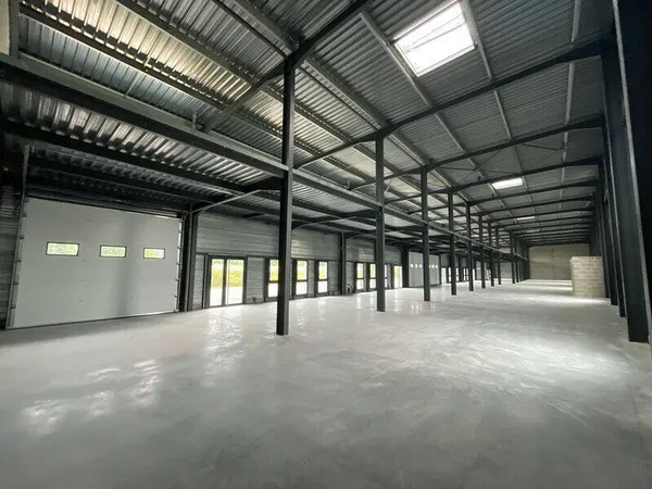 Local d'activité 805 m²