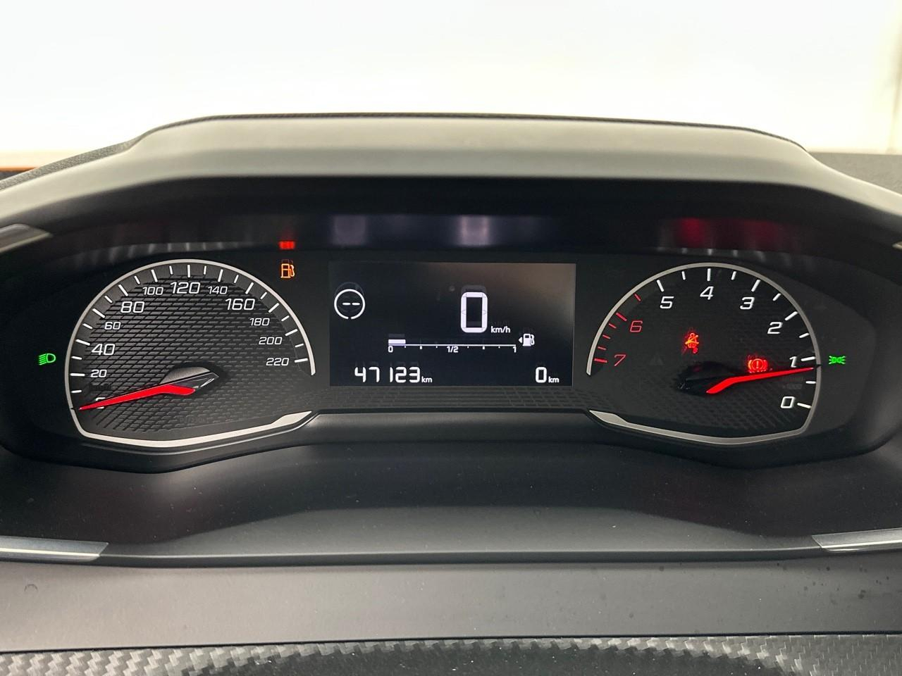Peugeot 2008 puretech 100 s&s bvm6 active — photo 23