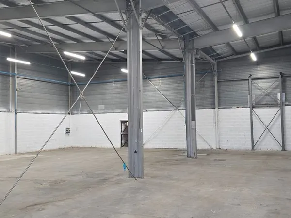 Entrepot 540m2 Vaulx en Velin