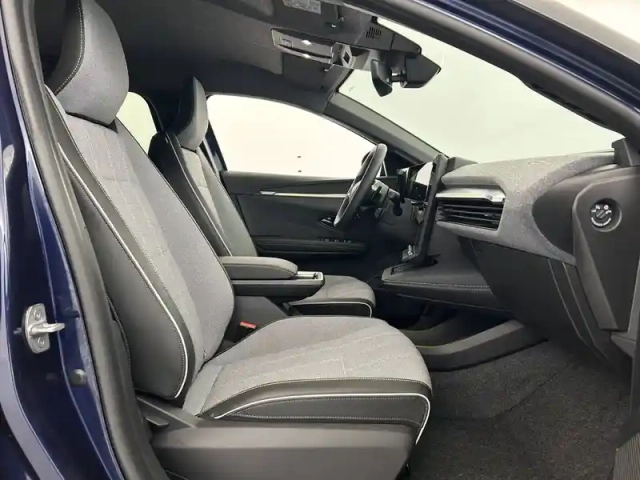 Renault Megane e-tech 220 ch autonomie confort gsr2 — photo 54