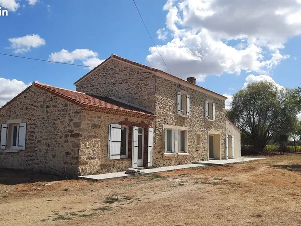 A louer : maison rénovée à la campagne, 5 chambres, 2 sdb, 150m2+ terrain 4 500m2