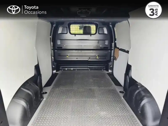 Toyota Proace medium 2.0 d-4d 140 start pack confort bva mc24 — photo 9
