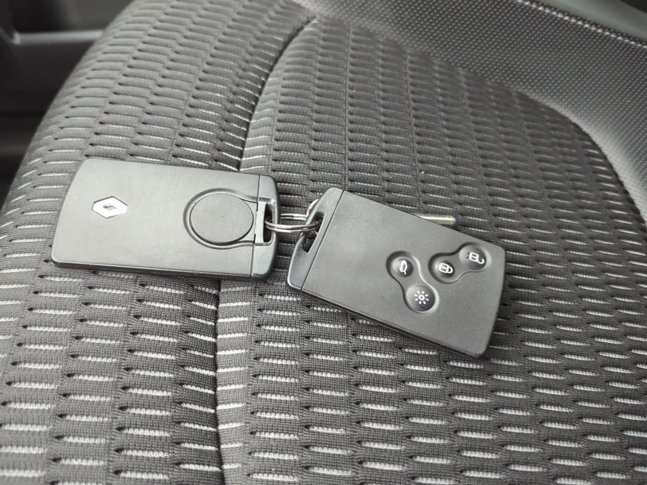 Renault Captur tce 90 energy e6 intens — photo 28