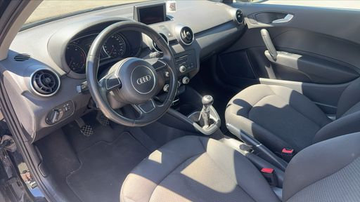 Audi A1 1.6 TDI 90 - Ambiente – 2013 – 158263 km – Diesel – Boîte Manuelle — photo 14