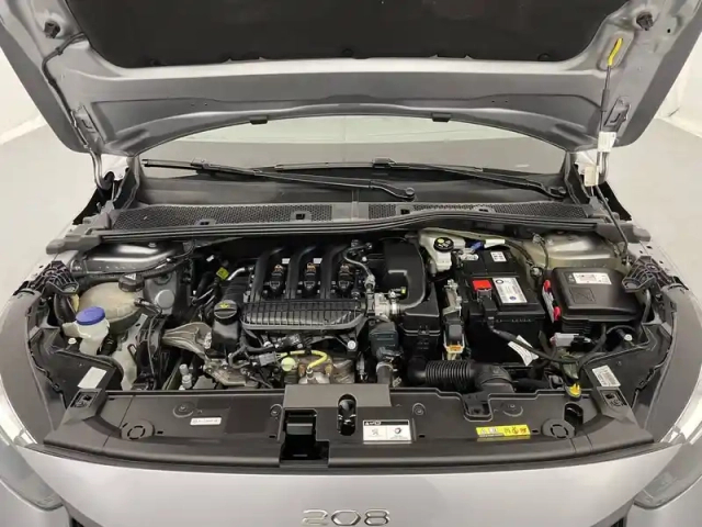 Peugeot 208 puretech 75 s&amp;s bvm5 — photo 21