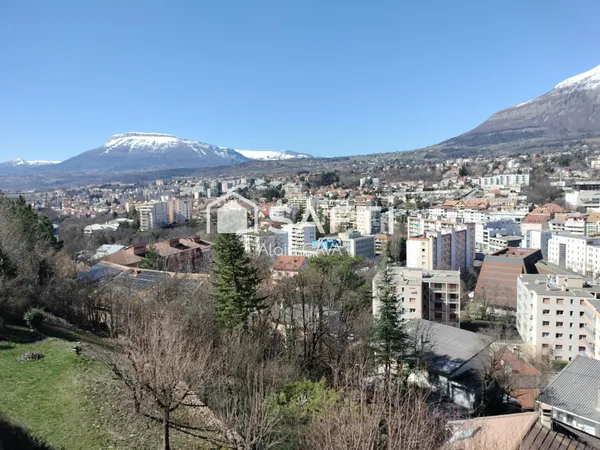 Appartement en rez de chaussée de 70m² avec terrasse,cave,parking privatif sur les hauteurs de Gap