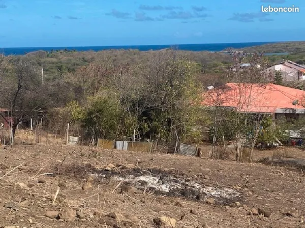 Terrain 1 835 m² Sainte Anne