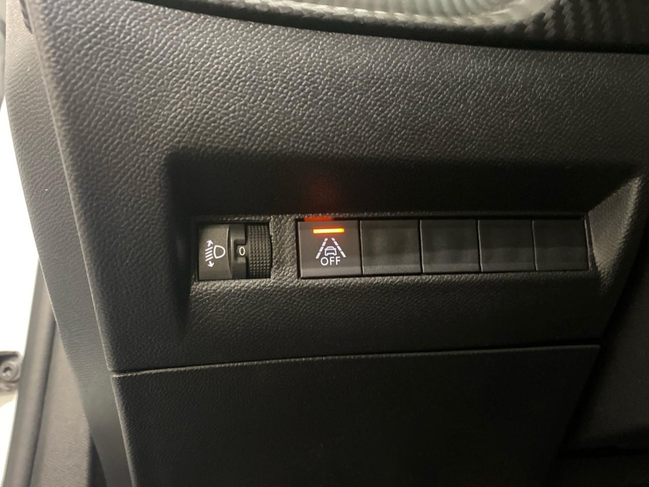 Peugeot 2008 puretech 100 s&s bvm6 style — photo 23