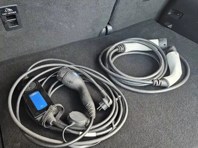 Ford Kuga 2.5 duratec 225 phev powershift — photo 42