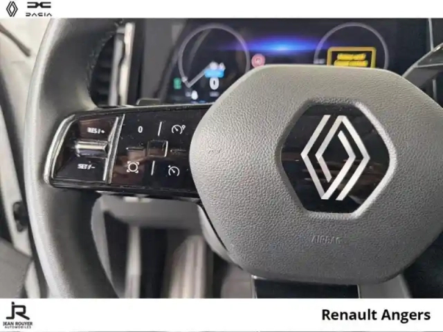 Renault Megane e-tech electric ev40 130ch equilibre standard charge — photo 15