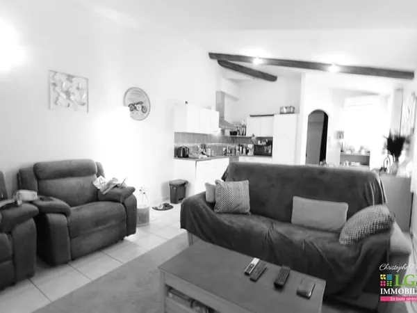 VALRÉAS (84) - Bel appartement lumineux en R2 de 72 m²