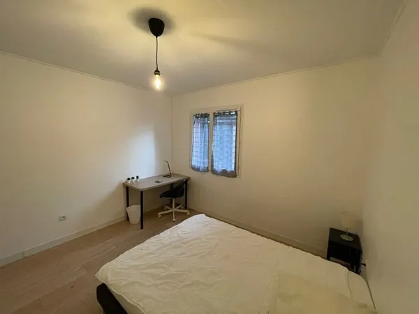 Chambre meublée dans maison individuelle avec jardin et nombreux services inclus
