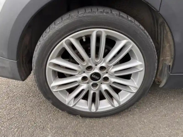 Mini Mini 5 portes cooper 136ch edition camden bva7 — photo 10