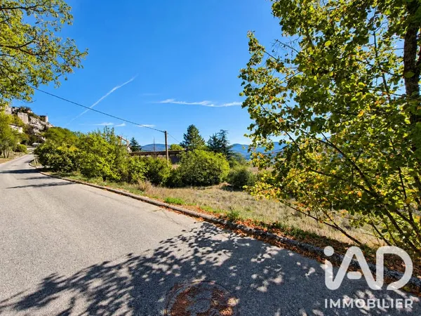 Terrain 600 m²