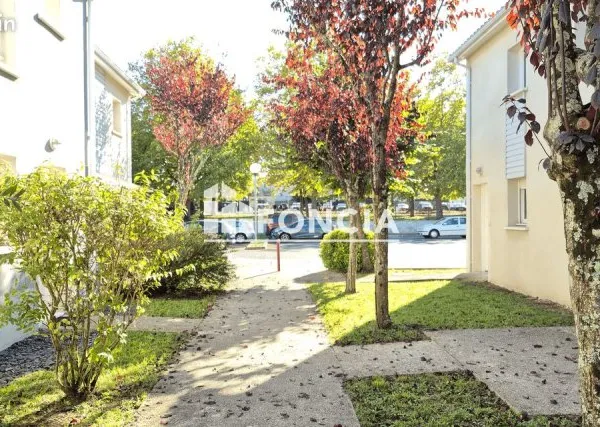 Maison duplex T3 avec jardin et 2 stationnements