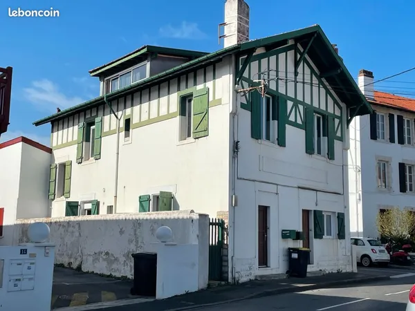 T2 31m² avec terrasse privative 16,81 m² — Biarritz (12 av Pasteur)